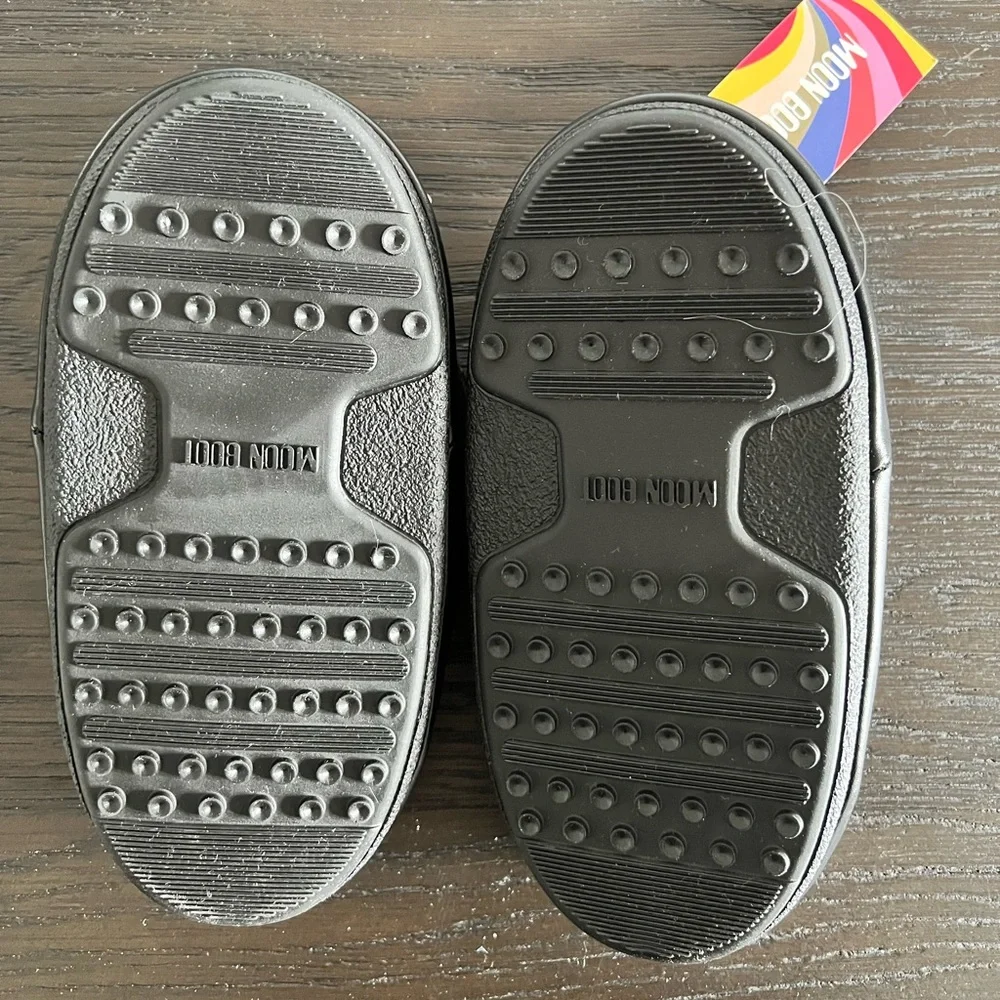 Moon boot women’s winter sneakers boots